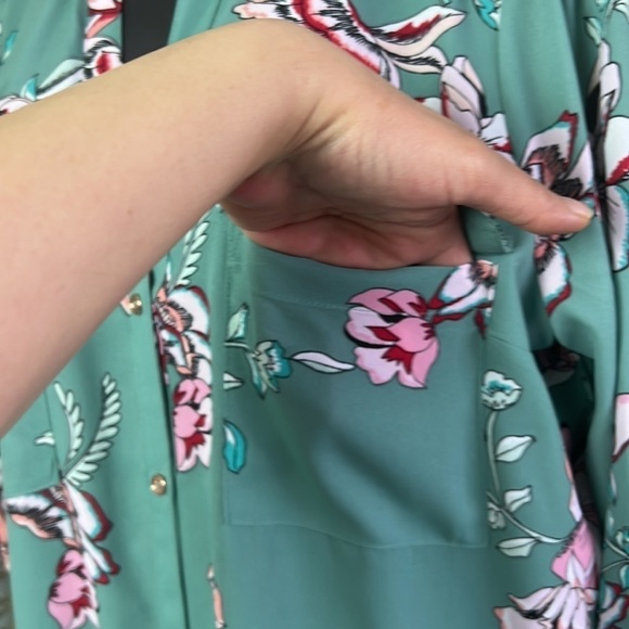 Candie's Mint Green Floral Button Down Blouse Size XL - Picture 6 of 16